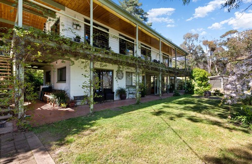 Jamieson House | Riverview Hill - Pet Friendly Country Getaway