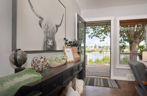 Clarkston House | Riverview Home - walking trails - convenient location