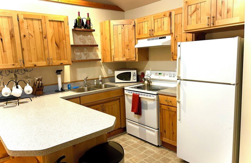 Kingston Condo | Riverview Lodge "Bear's Den" Condominium Cabin #6