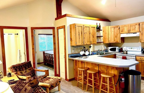 Kingston Condo | Riverview Lodge "Bear's Den" Condominium Cabin #6