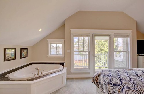 Edgecomb House | Riverview Luxury Home