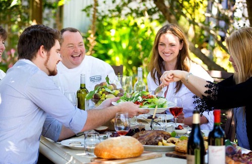 Gawler House | Riverview- Modern 3 Bedroom sleeps 2-8