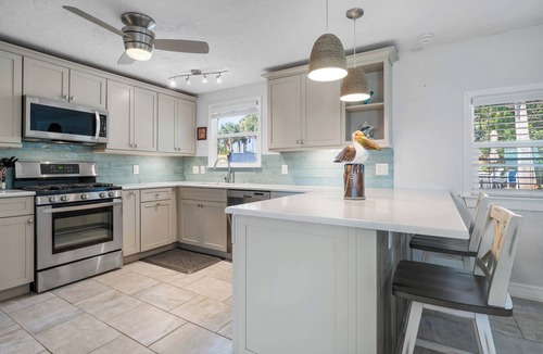 Wilbur-By-The-Sea House | Riverview Pool Home - Trailers Welcome