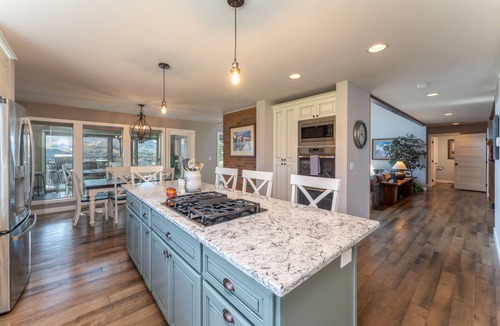 Chelan House | Riverview Pool Villa near Chelan, and Hot Tub!