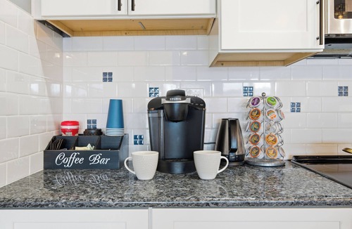 Conning Towers Nautilus Park Apartment | Riverview Retreat: Guest Suite