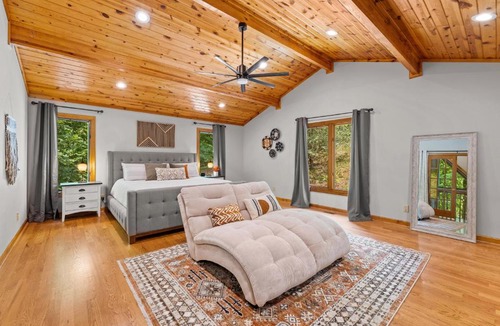 Dawsonville House | Riverview Retreat - Hot Tub, Pool Table