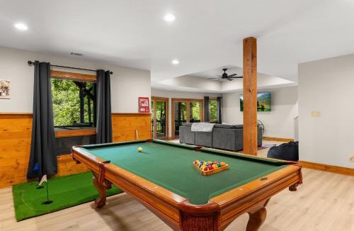 Dawsonville House | Riverview Retreat - Hot Tub, Pool Table