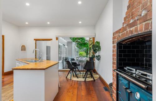 Riverhead House | Riverview Retreat