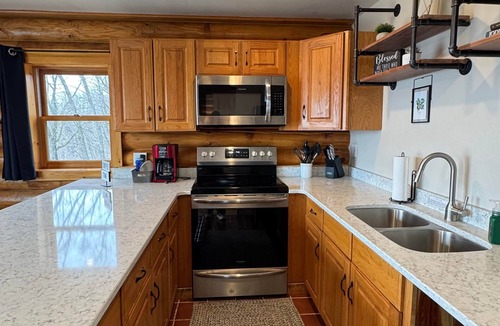 De Soto House | Riverview Retreat/Sleeps 6
