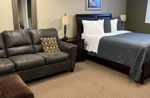 Milton Hotel | Riverview Suites