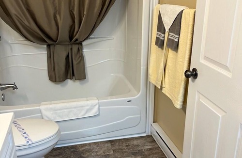 Milton Hotel | Riverview Suites