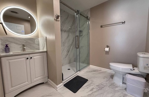 Downtown Niagara Falls Villa | *Riverview*Walk to Falls*Newly Renovated*1st floor