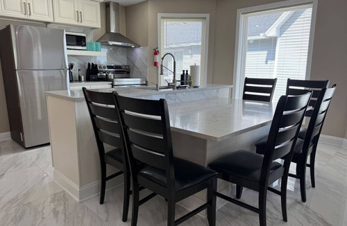 Downtown Niagara Falls House | *Riverview*Walk to Falls*Newly Renovated*6 BDRMS*