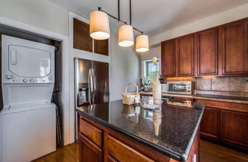 Near East Side Apartment | Riverwalk/Alamodome/Suite 3