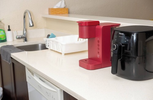 East Village Condo | Riverwalk Nest 5 M to Studio Bell + BathTub -W/D