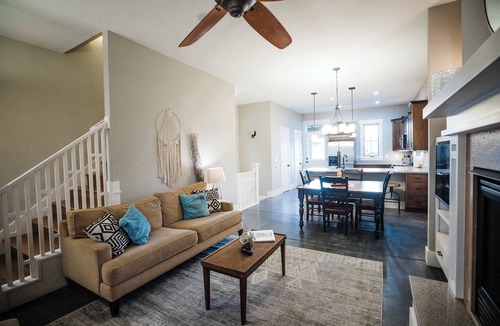 Buena Vista House | Riverwalk Path! Heart of South Main w/Peak Views