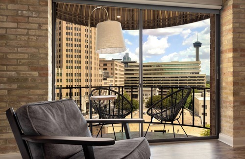 Main - Military Plaza House | RiverWalk Plaza - King with Balcony