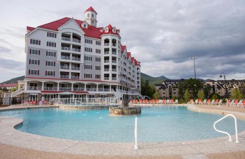 Lincoln Hotel | RiverWalk Resort at Loon Mountain