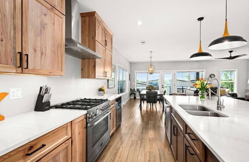 Riverside House | RiverWest Escape- Sauna - Dog Friendly