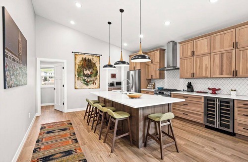 Riverside Apartment | RiverWest Hunters Lookout - Riverfront - Dog Friendly