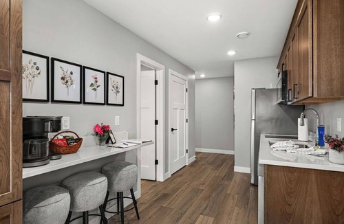 Riverside House | RiverWest Kayak View -Riverview-Dog Friendly