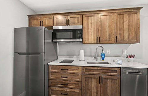 Riverside House | RiverWest Kayak View -Riverview-Dog Friendly