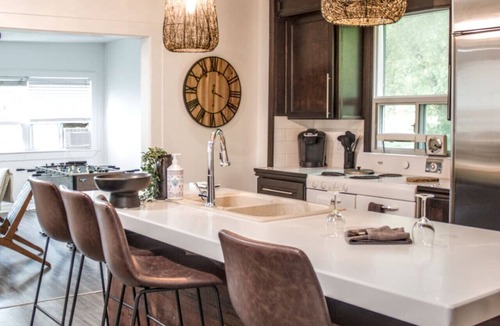 Collingwood House | Riverwood Estate Chalet at The Blue Mountains - Hot Tub + Firepits