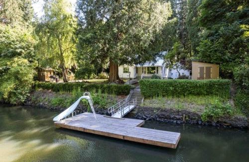 Stafford - Tualatin Valley House | Riverwood Retreat