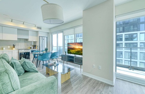 Garden District Hotel | RivetStays | The Jarvis Elite Suite – 2 Bedroom Suite