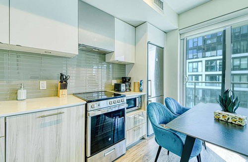 Garden District Hotel | RivetStays | The Jarvis Elite Suite – 2 Bedroom Suite