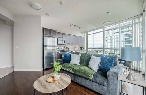 Fort York Hotel | RivetStays | The Neptune Elite Suite – 2 Bedroom Condo