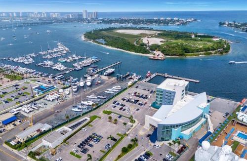 Riviera Beach House | Riviera Beach Gem