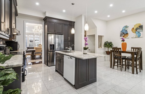 Richmond Hill House | Riviera Charm