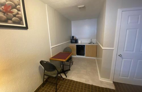 Gananoque Hotel | Riviera Inn And Suites 1000 Islands