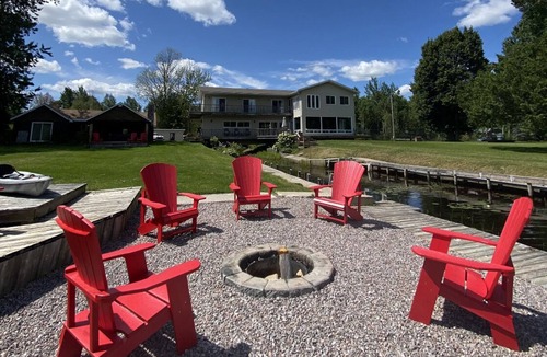 Garden Village Cottage | Riviera Lodge - Large Renovated Waterfront Property