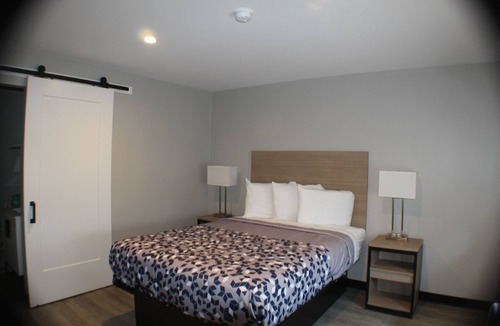 Cinnaminson Hotel | Riviera Motor Inn