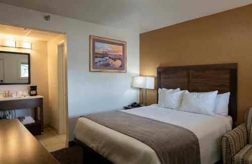 Saratoga Hotel | Riviera Motor Lodge