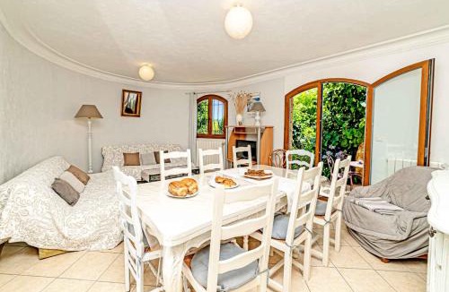 Le Bar-sur-Loup Apartment | Riviera Retreat Stunning Views at 30mn Nice Cannes