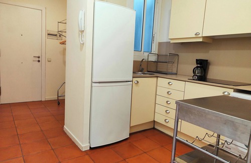 Gothic Quarter Apartment | RL Spacious 2-Bed Apt on La Rambla. Wifi &Central