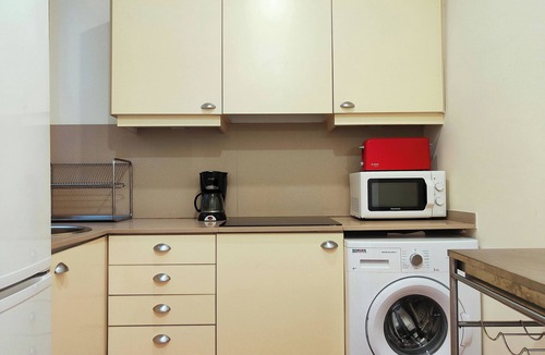 Gothic Quarter Apartment | RL Spacious 2-Bed Apt on La Rambla. Wifi &Central