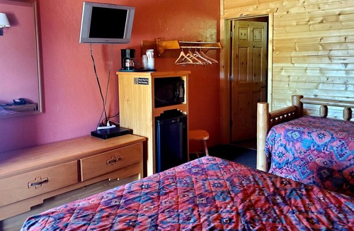 Aladdin House | Rm# 11 has 2 queen beds with private bath