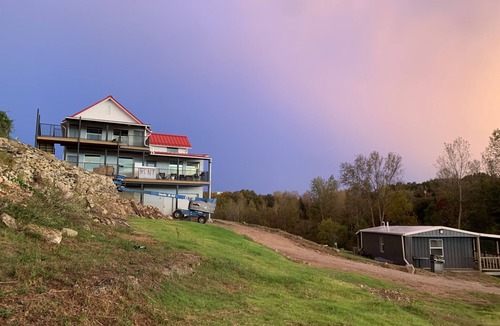 Warsaw Hotel | Rm 2 -Waterfront Double Queen/2nd floor