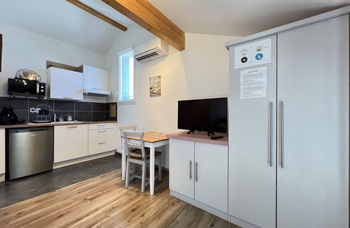 Bonnefoy-Roseraie-Gramont Apartment | RN88 - Air-conditioned Studio near the city center!