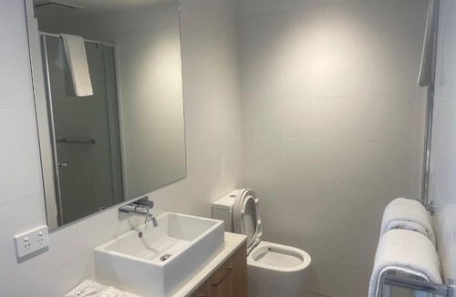 Adelaide Central Business District Apartment | RNR on Franklin-Three-Bedroom Apartment