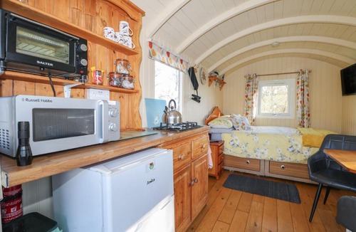 Hadlow Down House | Roach Hut