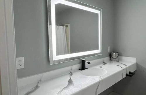 Petal Hotel | Road House Hotel & RV Park