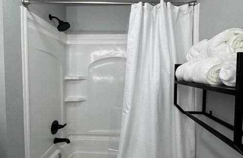 Petal Hotel | Road House Hotel & RV Park