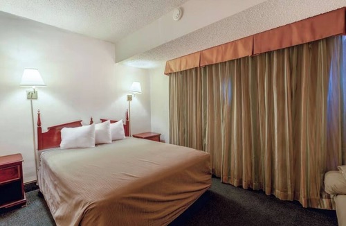 Allison Hotel | Road Trip Ready Room w/Free Parking & Easy Access to Interstate 40 Routes