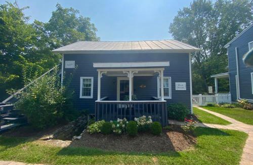 Mount Jackson House | Roadhaven1830