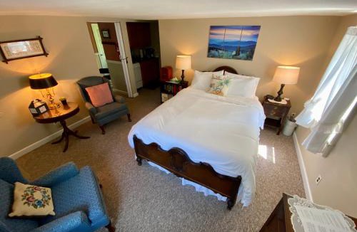 Mount Jackson House | Roadhaven1830